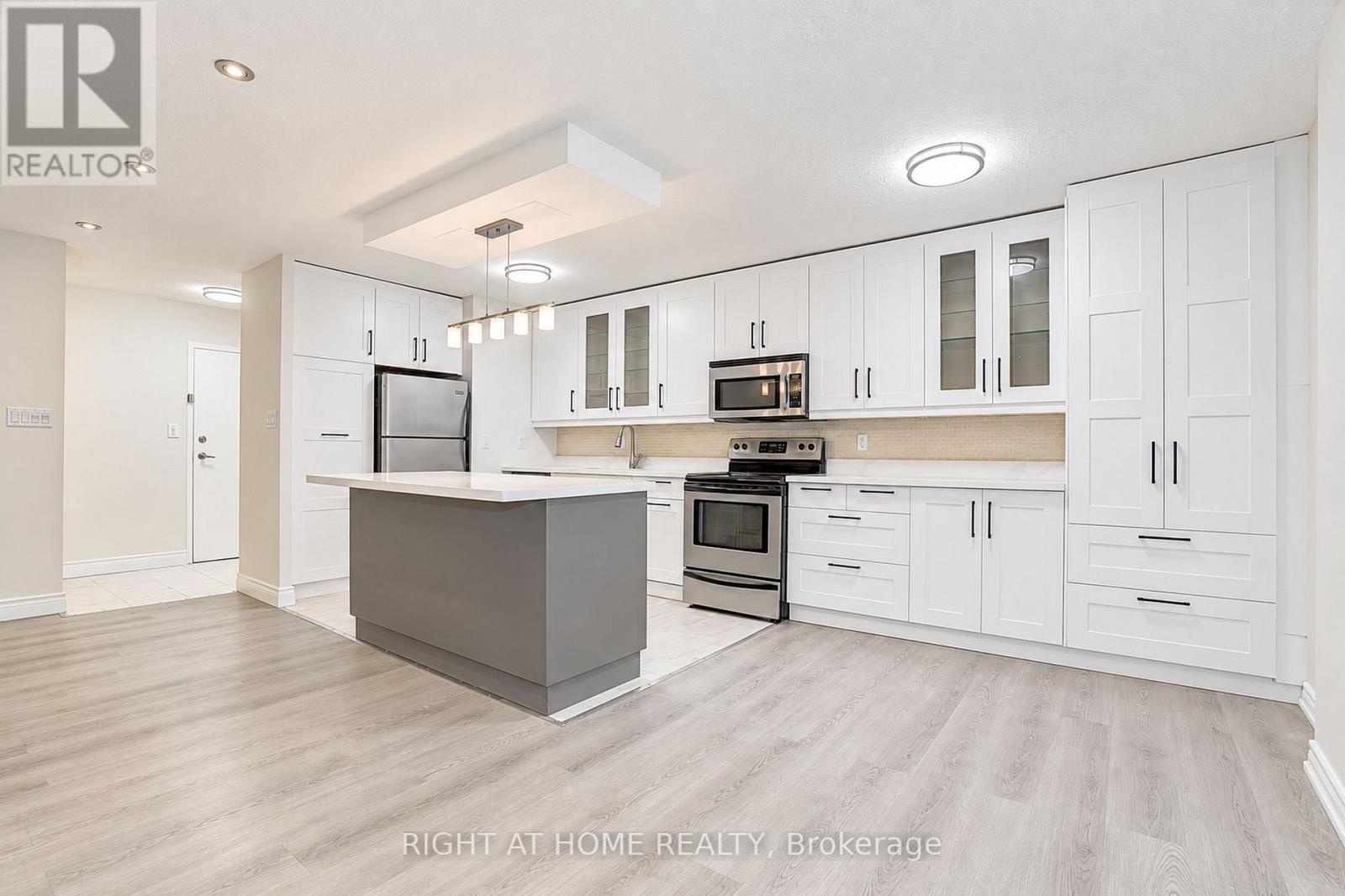 109 - 3025 THE CREDIT WOODLANDS DRIVE