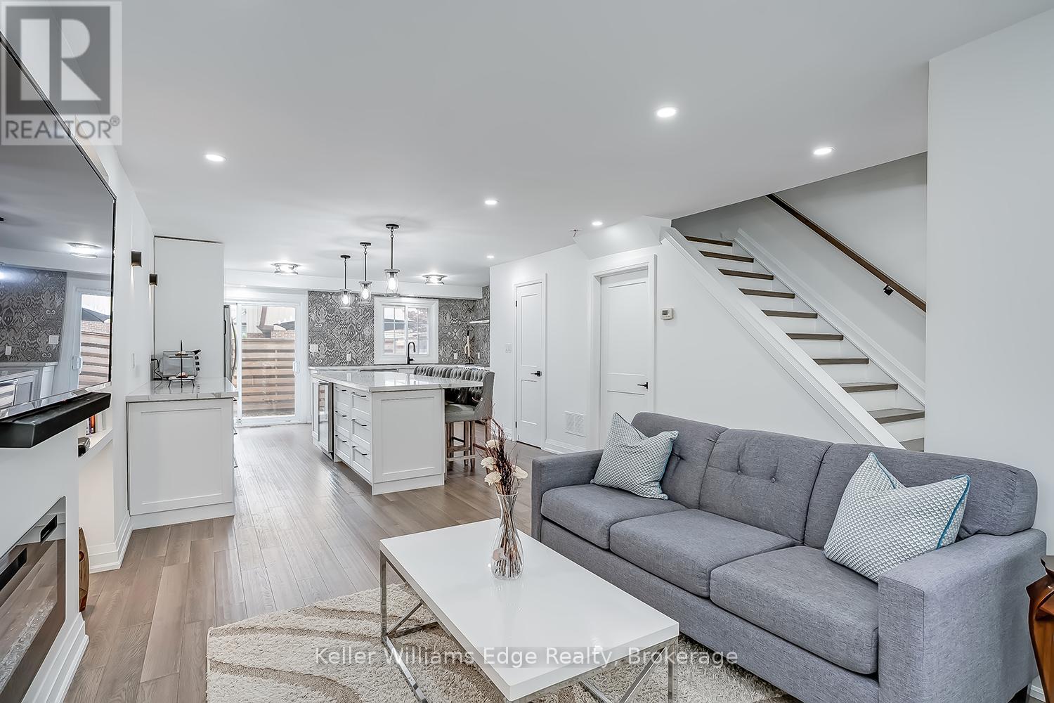 32 - 3049 Glencrest Road Property Photo 10