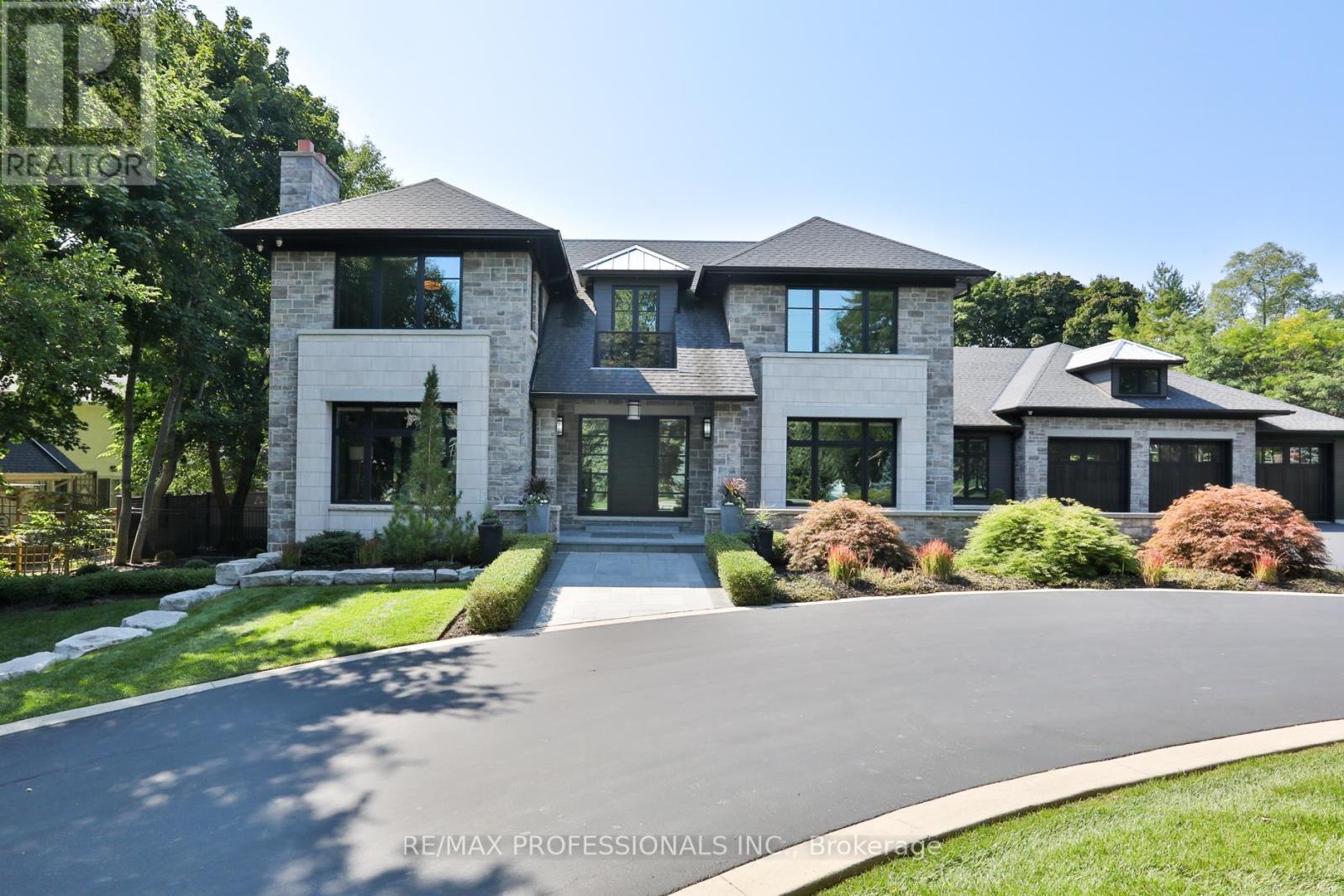 262 Maple Grove Drive Property Photo 1