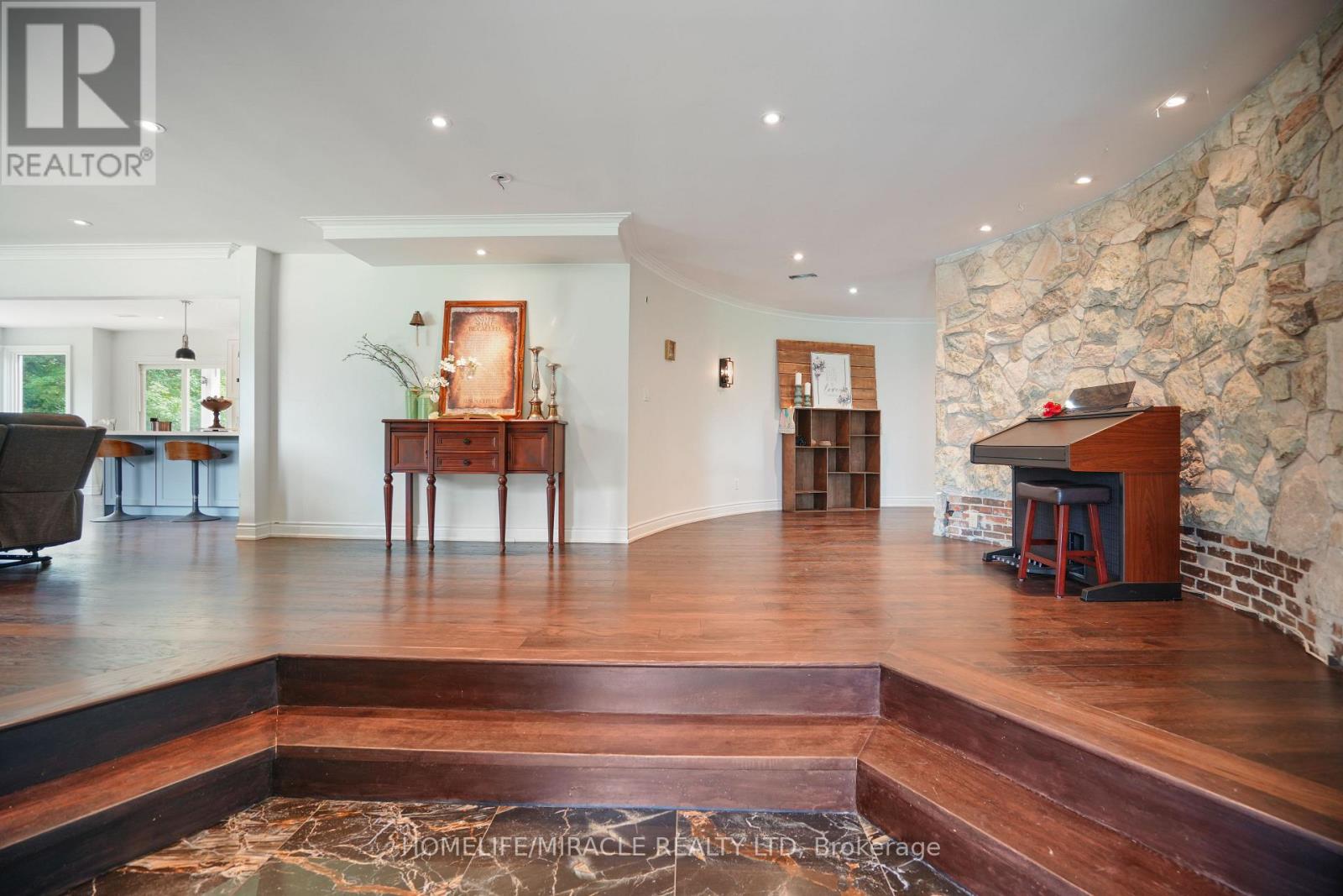 19 TANGLEWOOD DRIVE Property Photo 1