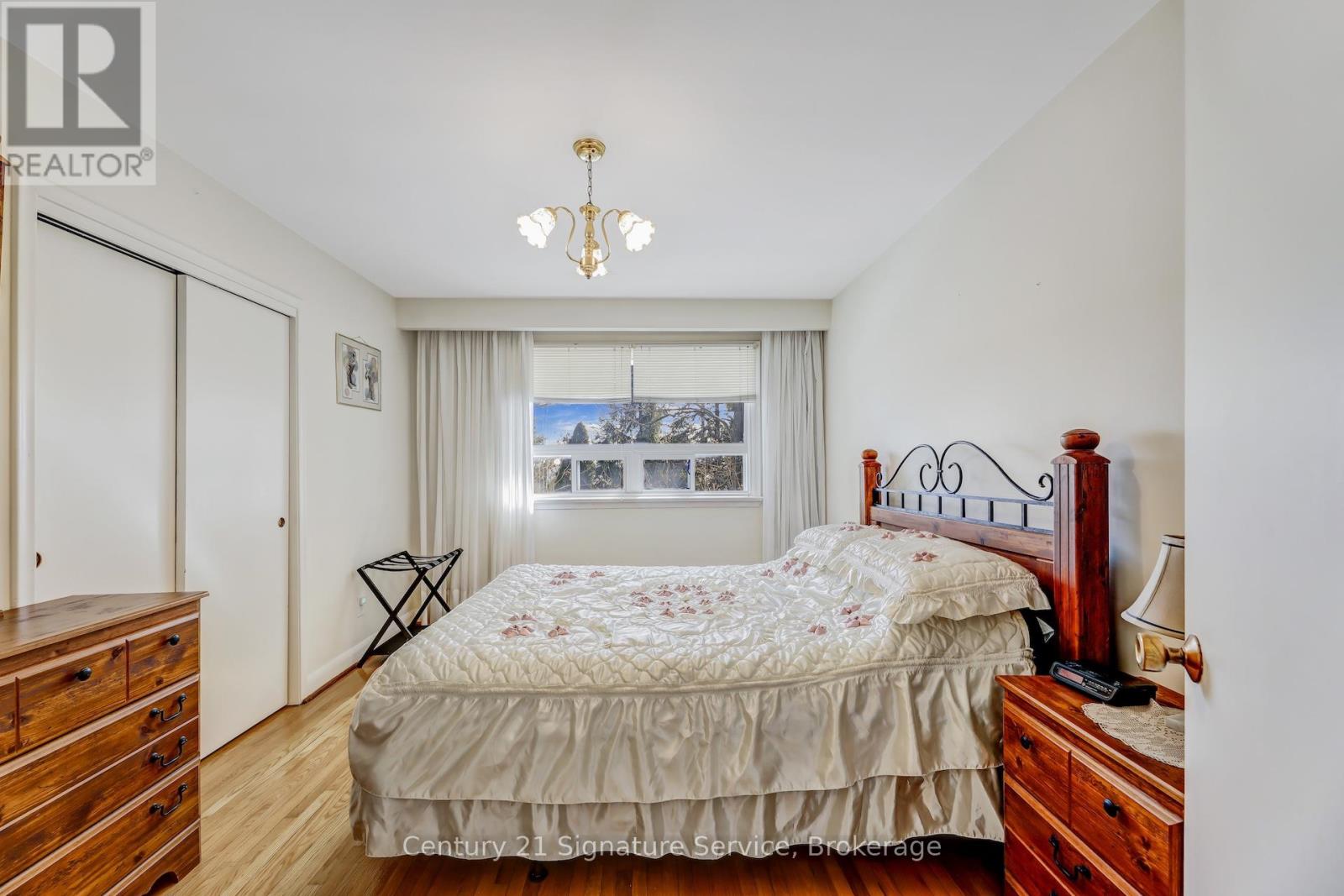 8026 Mayfield Road Property Photo 19