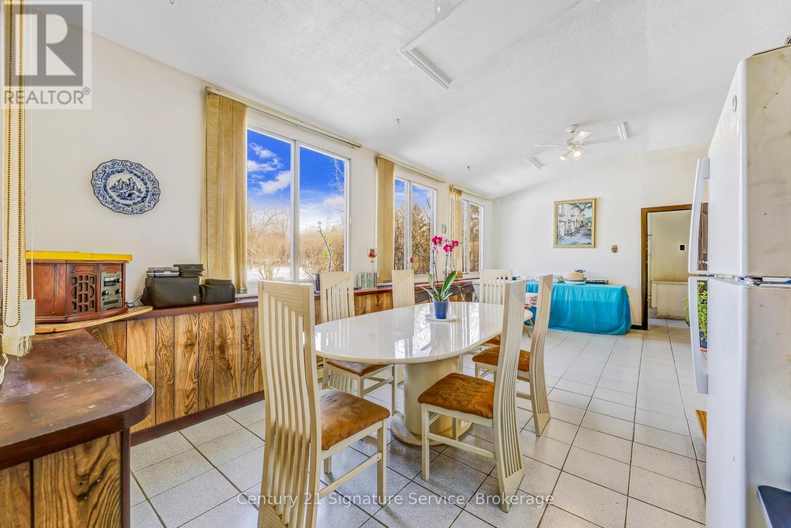 8026 Mayfield Road Property Photo 23
