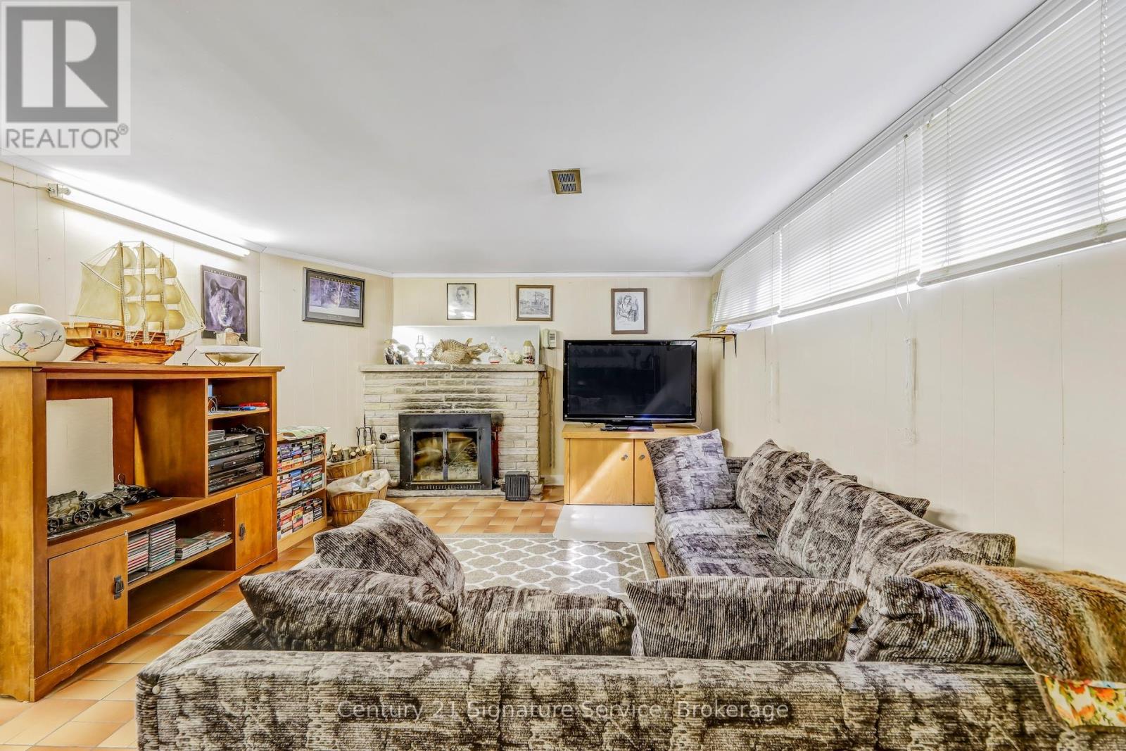 8026 Mayfield Road Property Photo 32