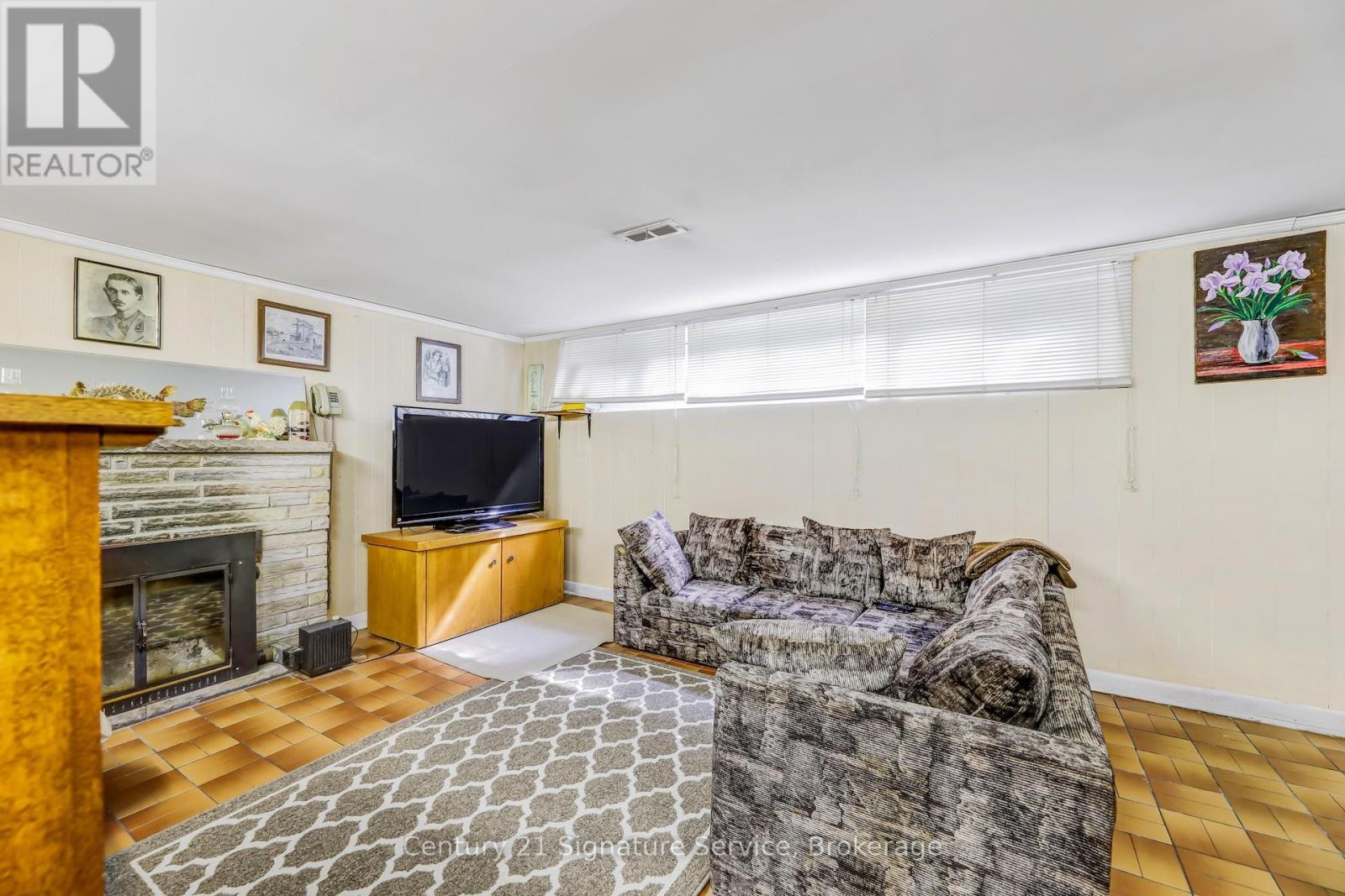 8026 Mayfield Road Property Photo 33