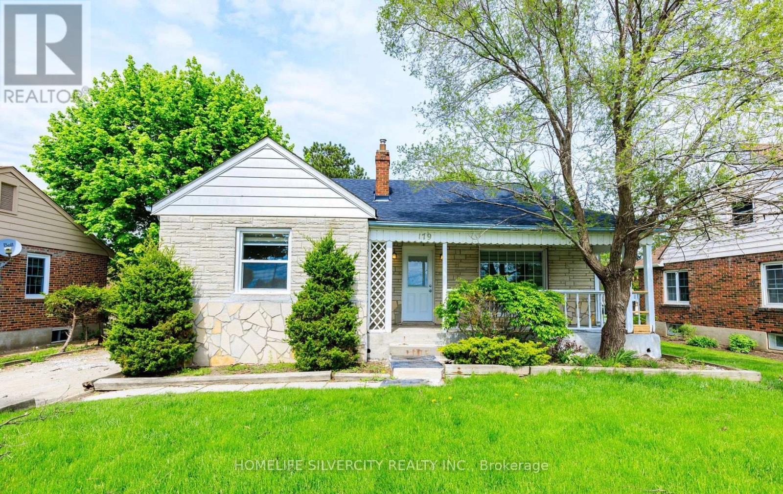 179 Queen Street S Property Photo 1