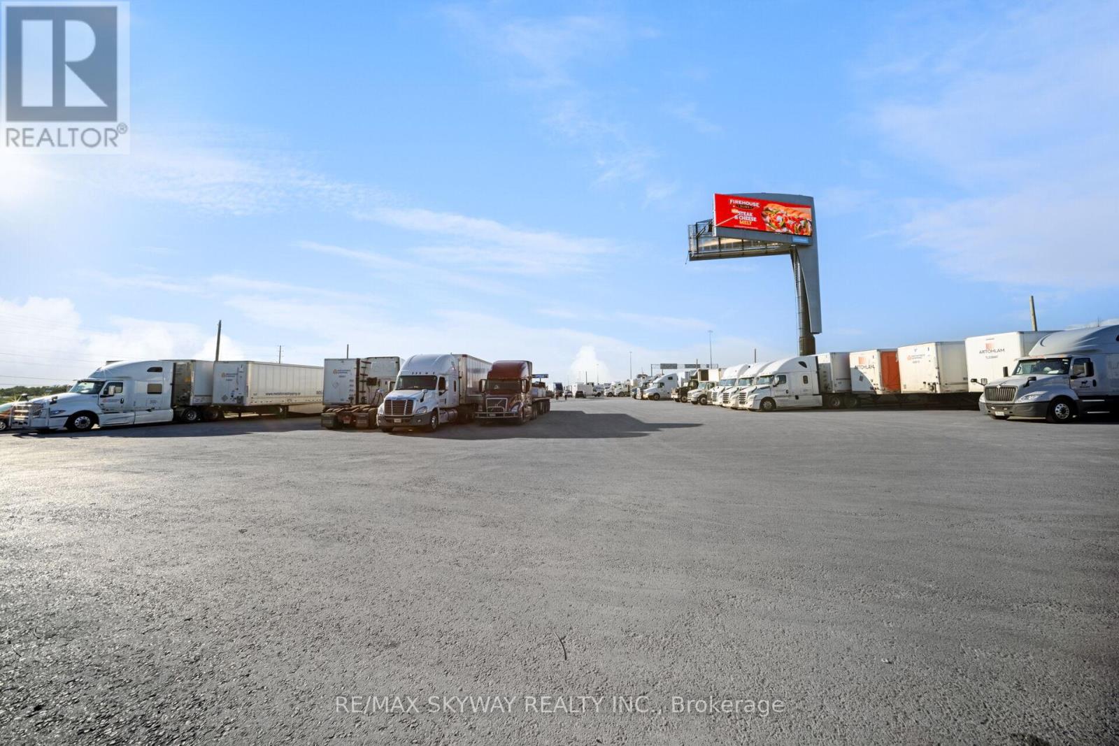 6351 Goreway Drive Property Photo 16