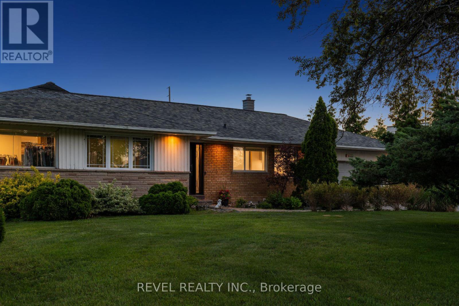 1648 Crediton Parkway Property Photo 2