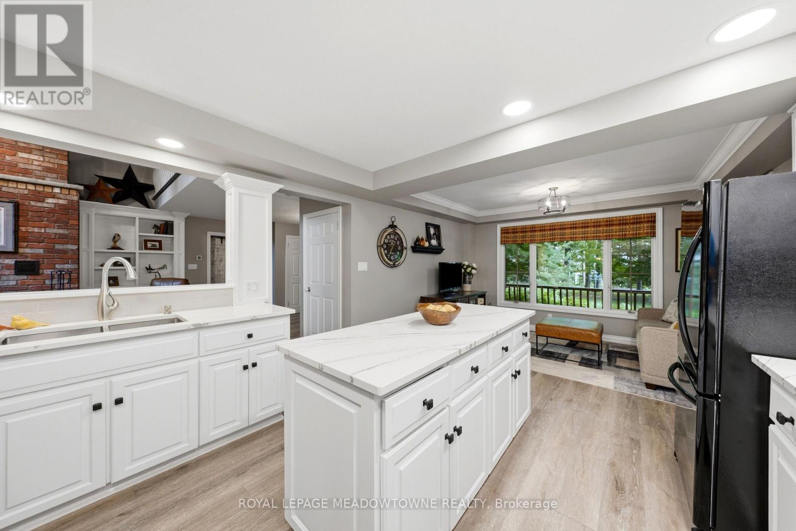 9802 Fifth Line Property Photo 10