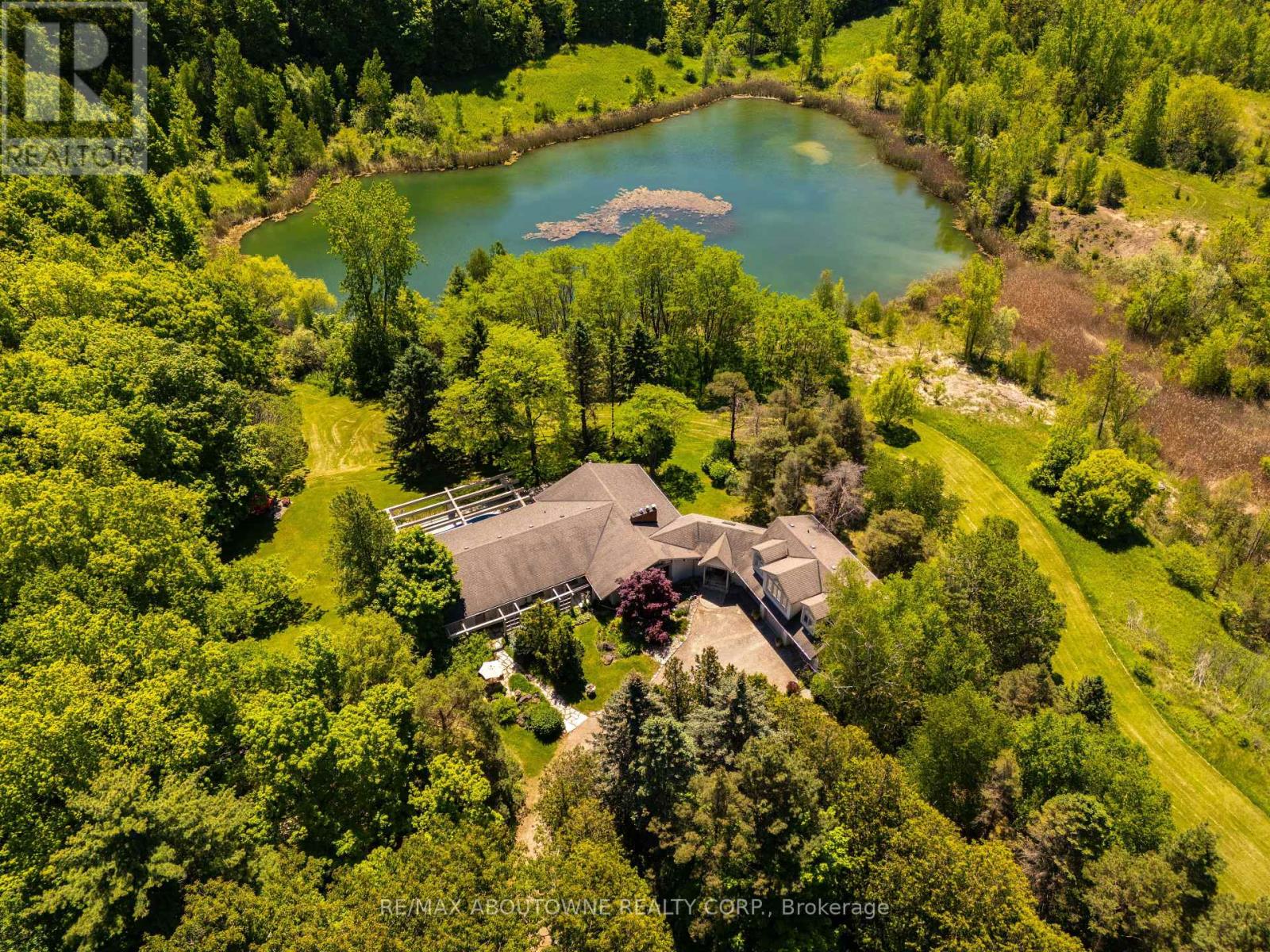 2360 8 SIDE ROAD Property Photo 1