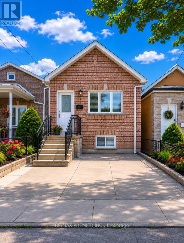 LOWER - 11 SENECA AVENUE