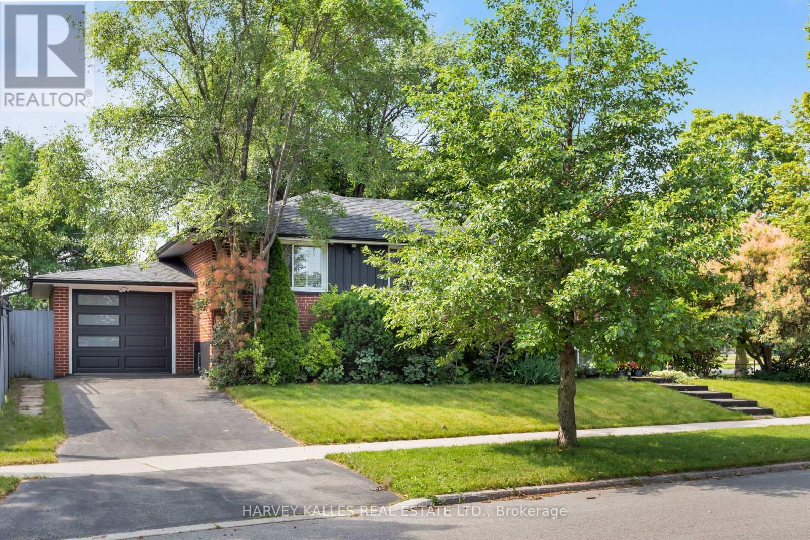 49 LEARMONT DRIVE