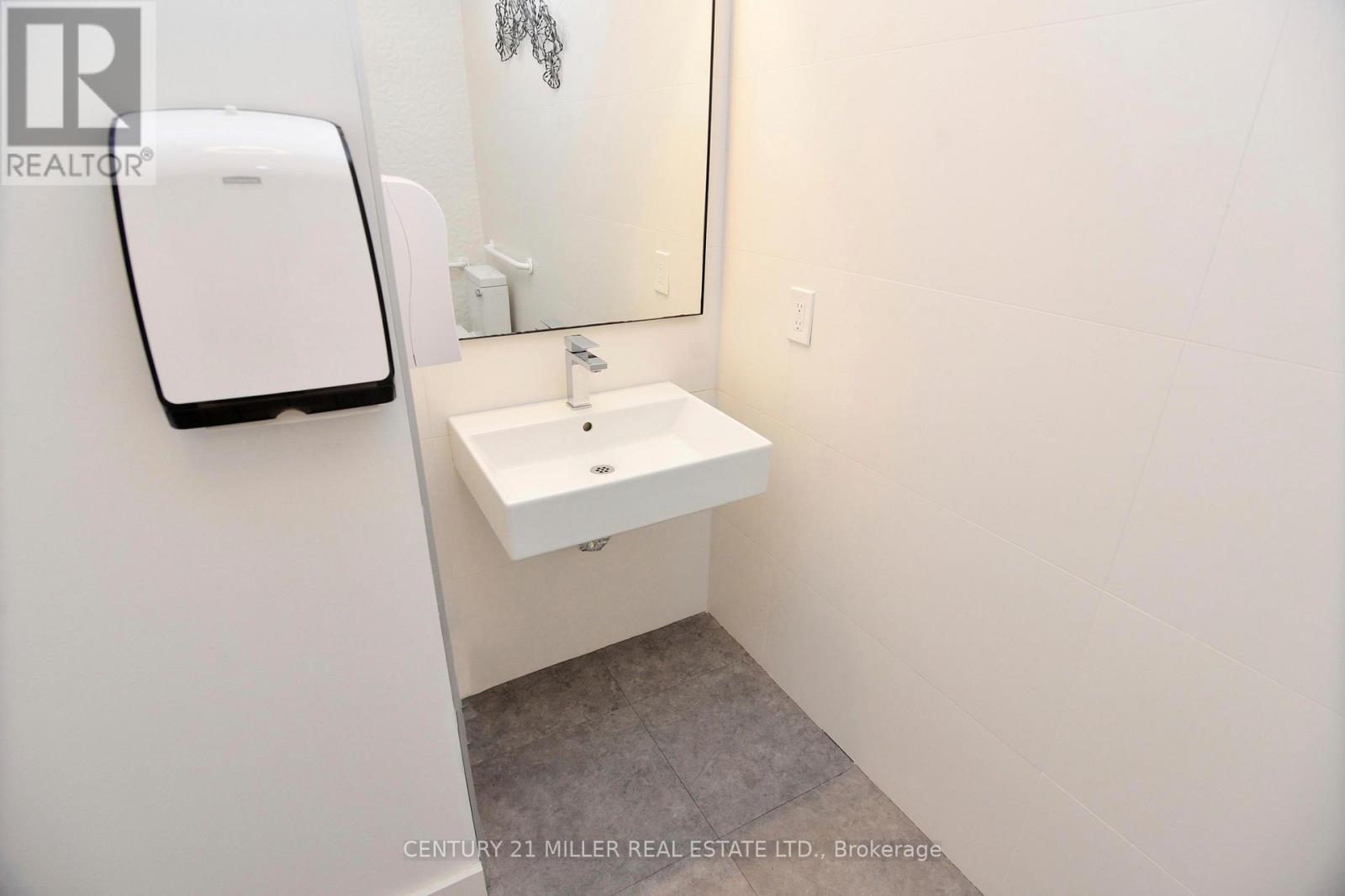 15 & 16 - 225 Speers Road Property Photo 7