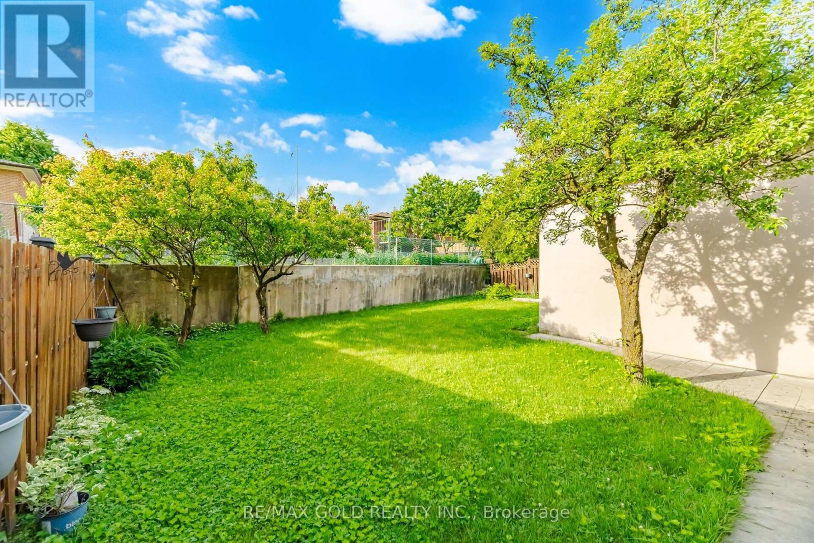 352 Maple Leaf Drive Property Photo 20