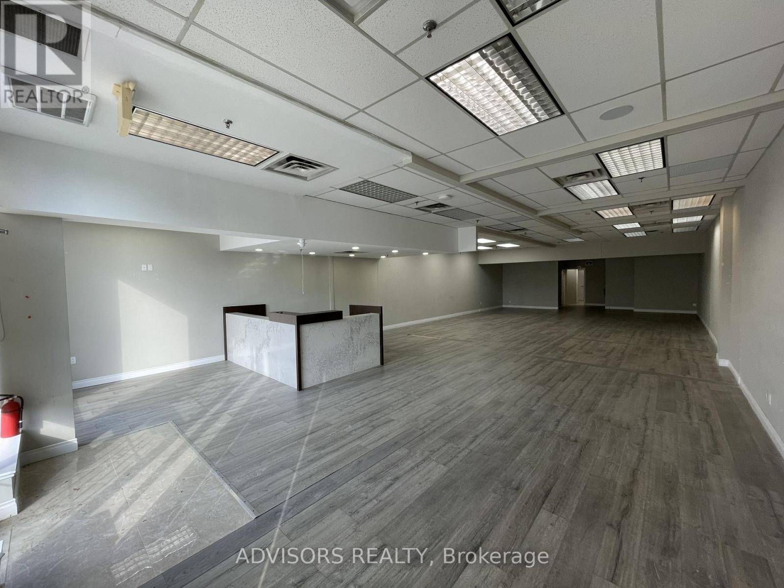 24 - 1170 Burnhamthorpe Road W Property Photo 3