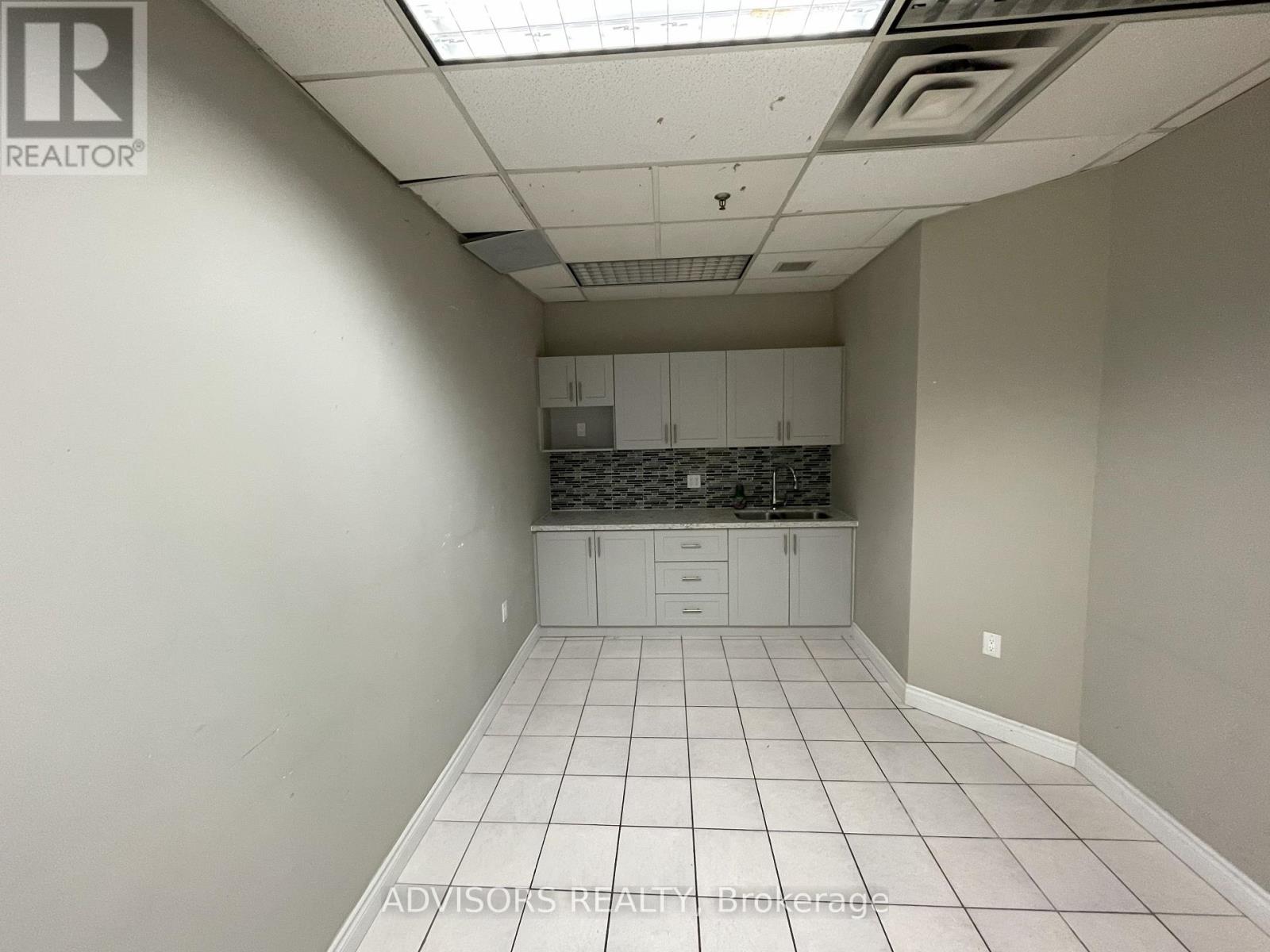 24 - 1170 Burnhamthorpe Road W Property Photo 4