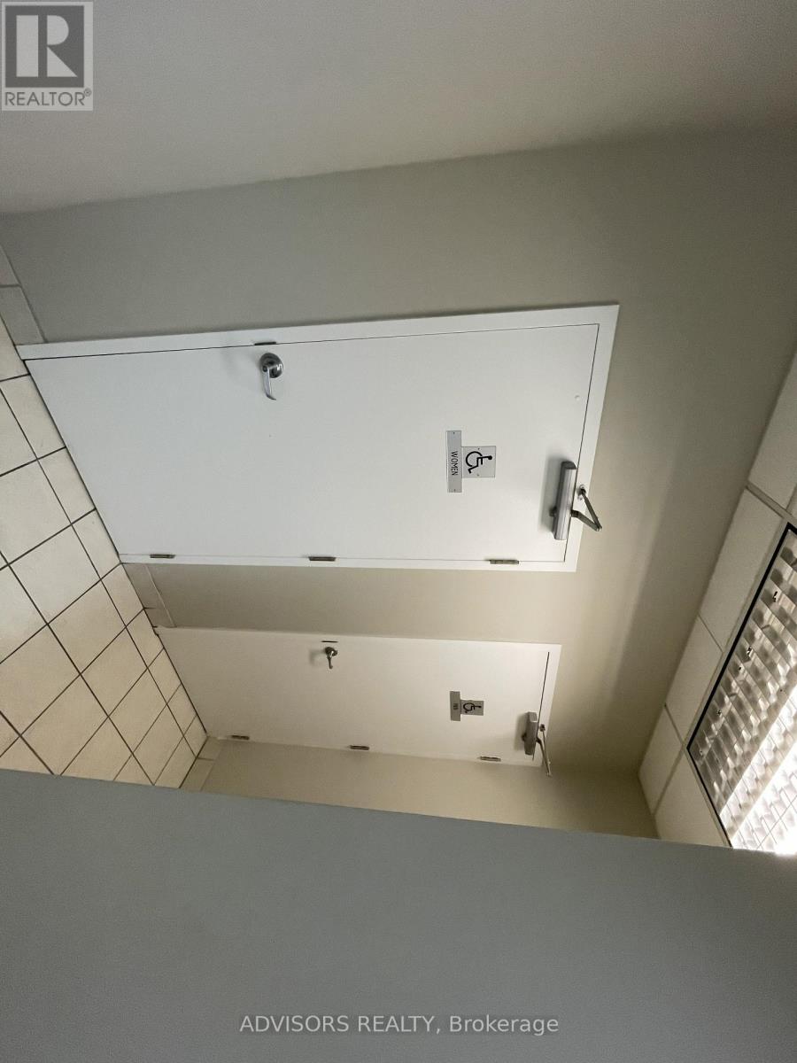 24 - 1170 Burnhamthorpe Road W Property Photo 7