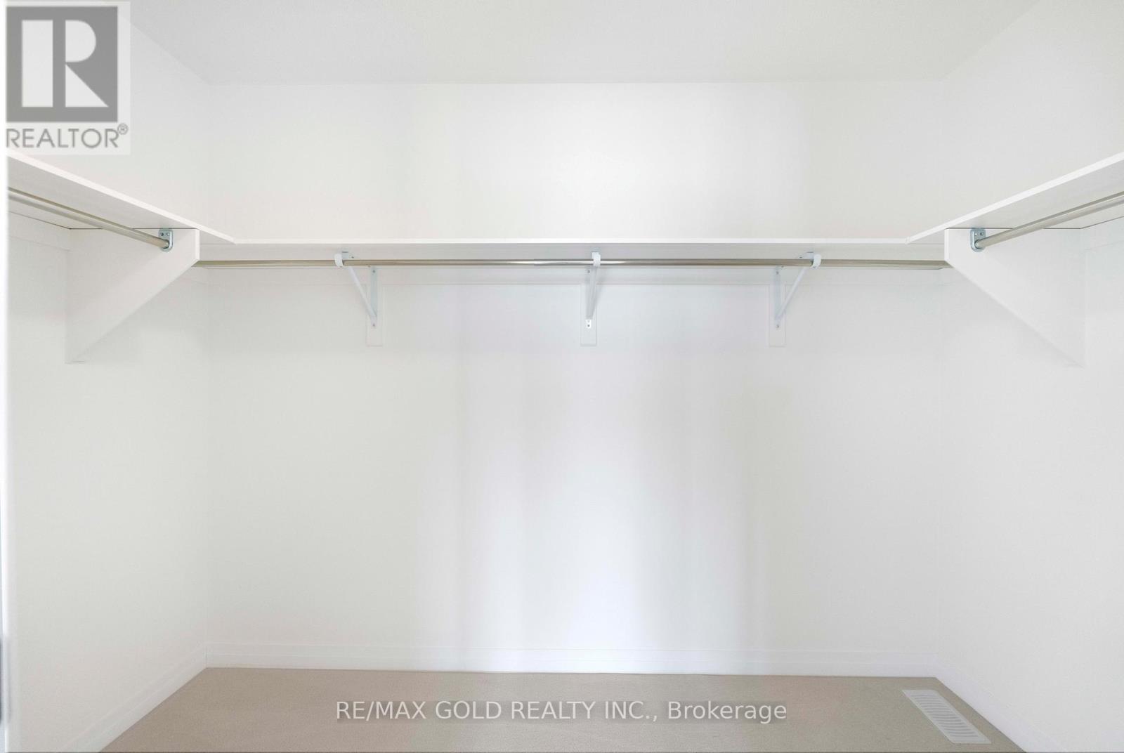 39 Timber Falls Drive Property Photo 18