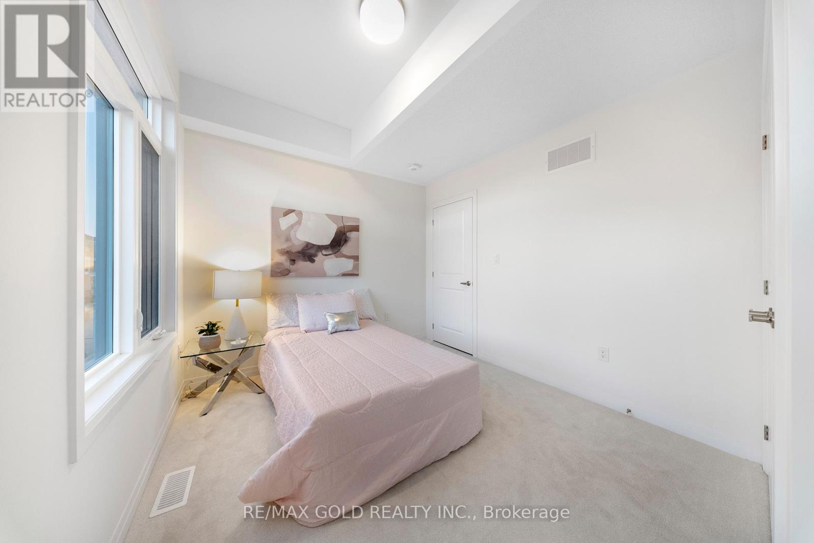39 Timber Falls Drive Property Photo 28