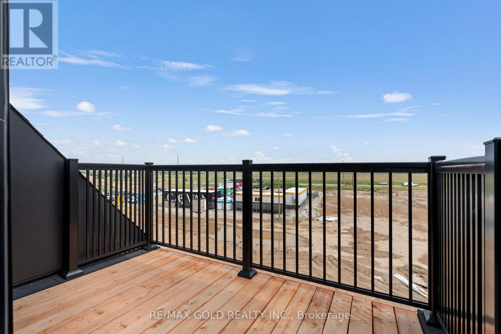 39 Timber Falls Drive Property Photo 34