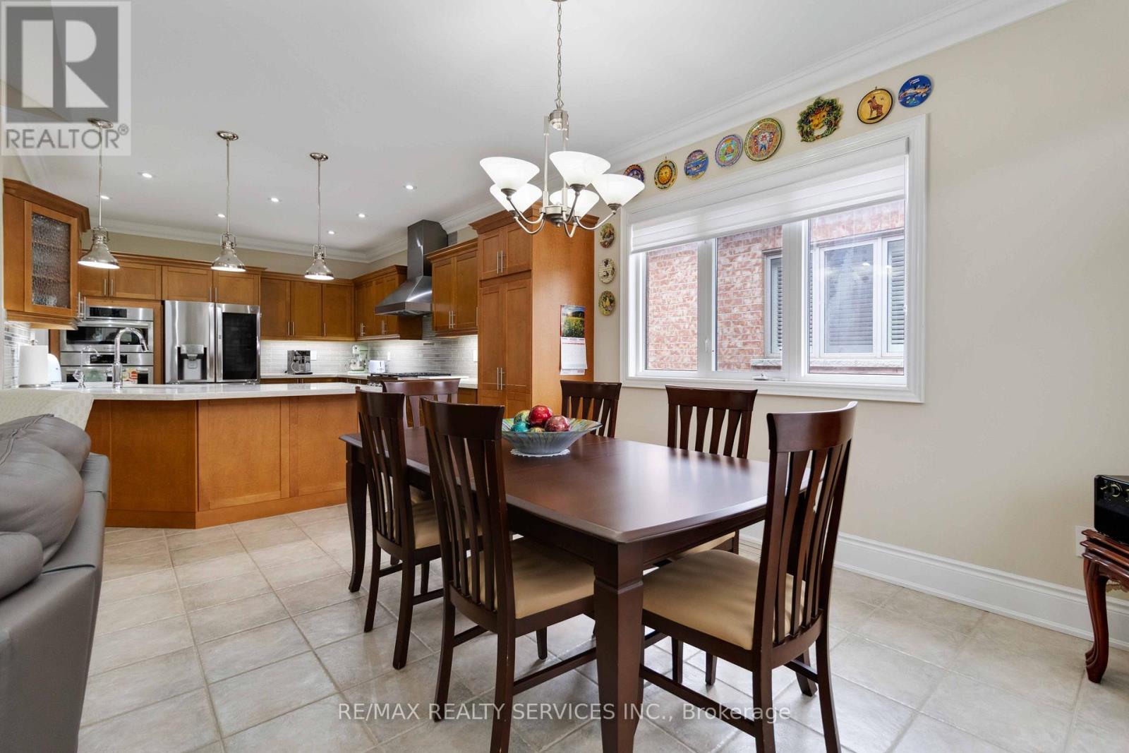 15 Valleystream Circle Property Photo 8