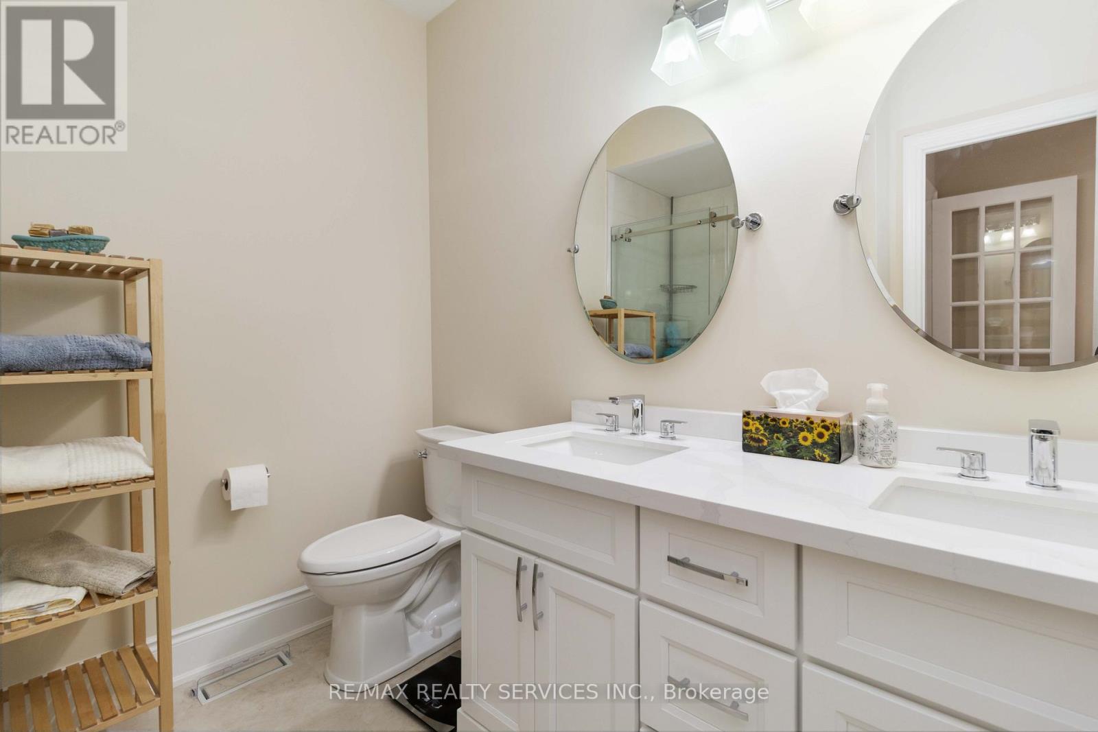 15 Valleystream Circle Property Photo 11