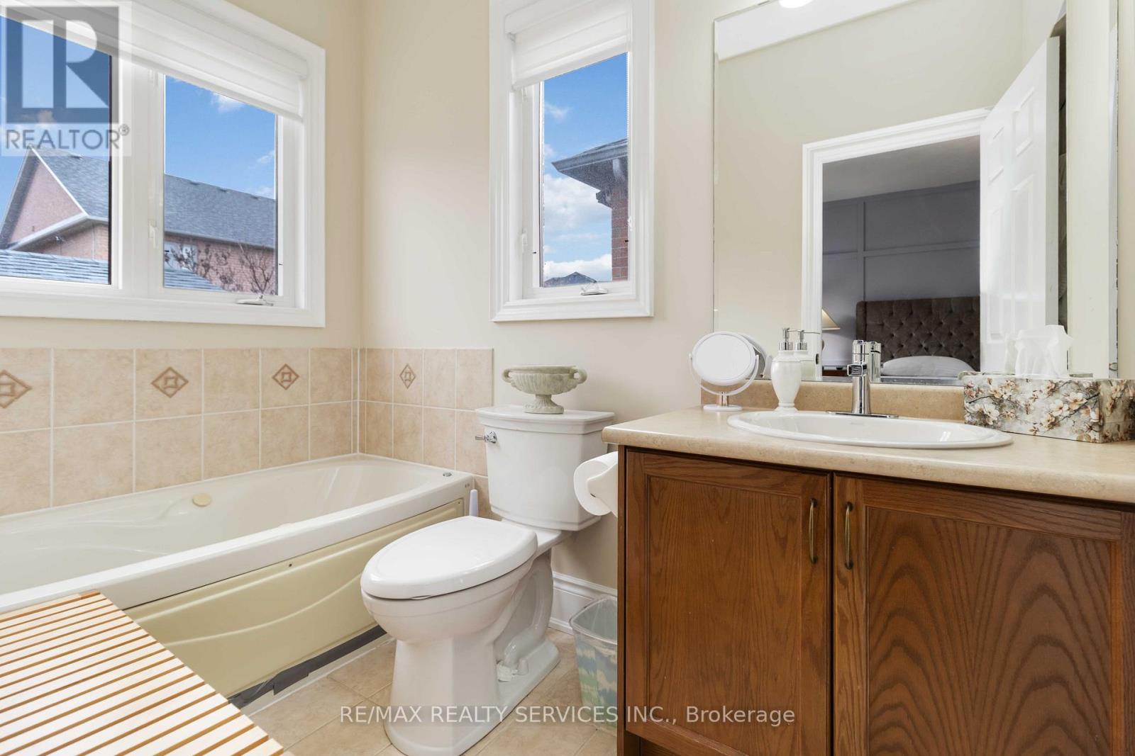 15 Valleystream Circle Property Photo 19