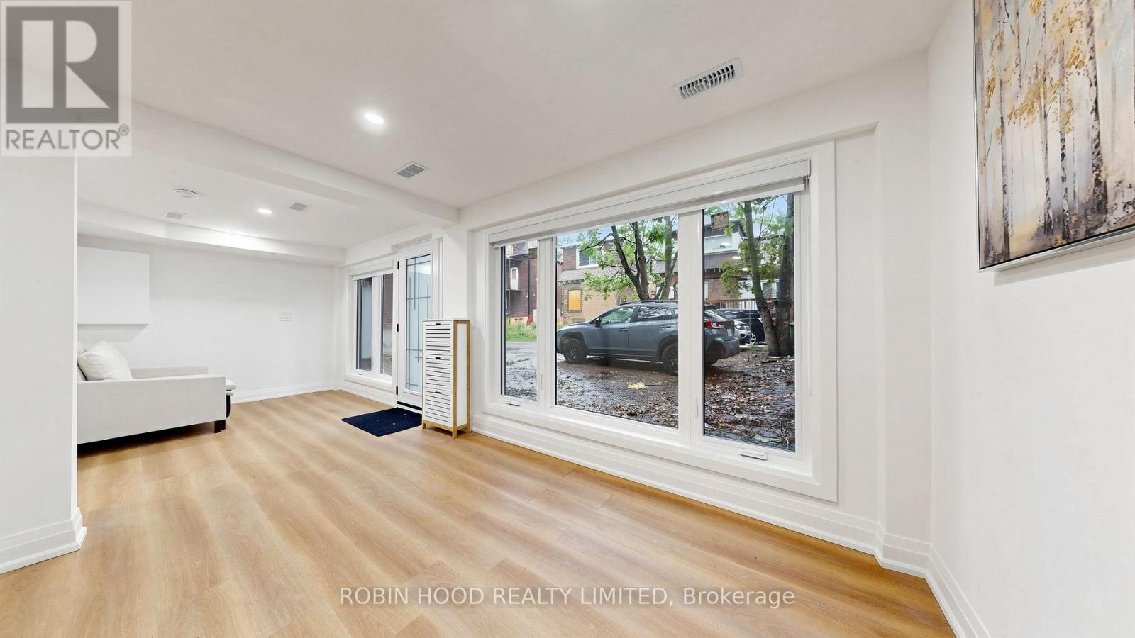 Garden Suite - 8 Laxton Avenue Property Photo 3