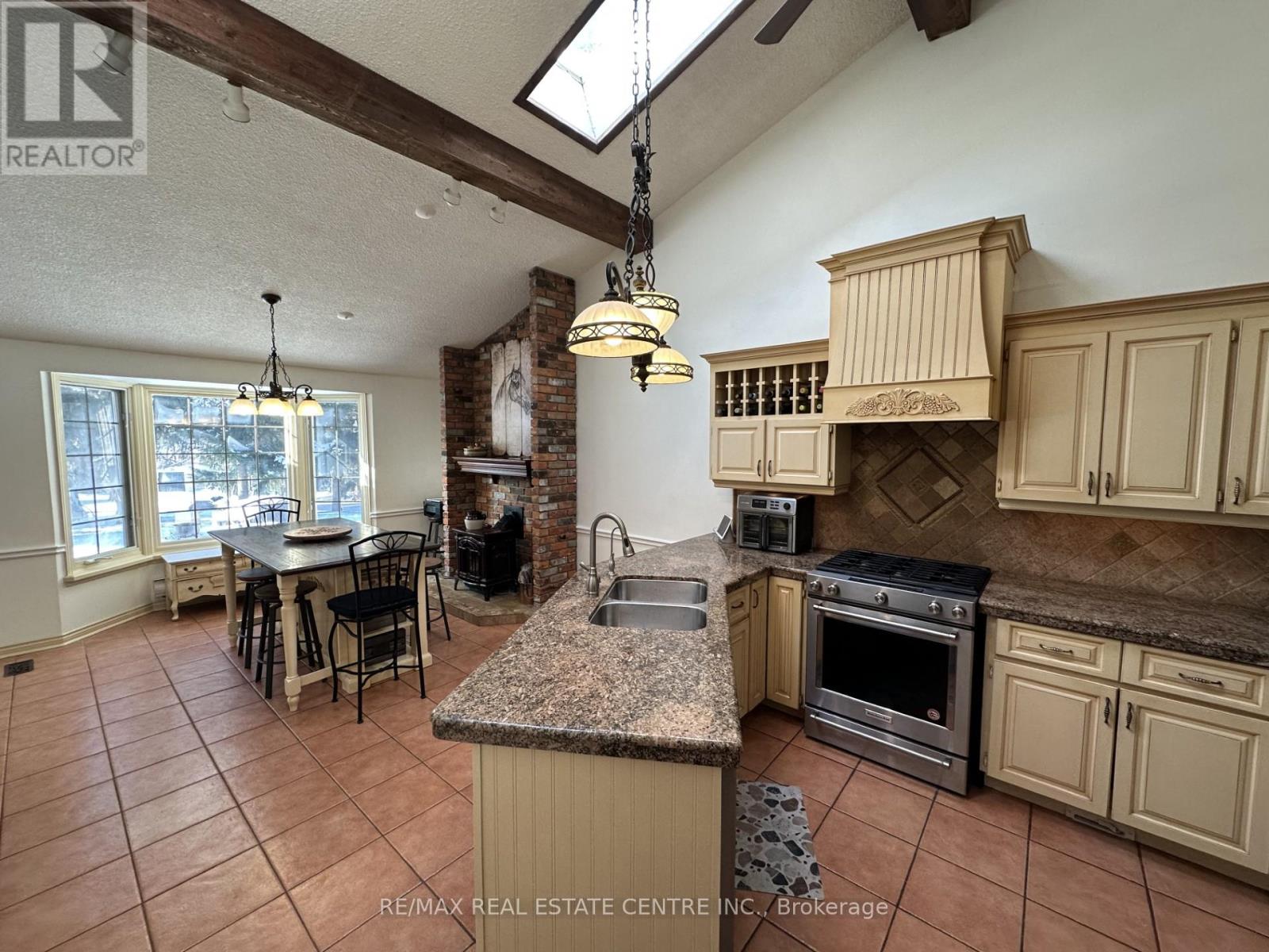 5590 Blind Line Property Photo 11