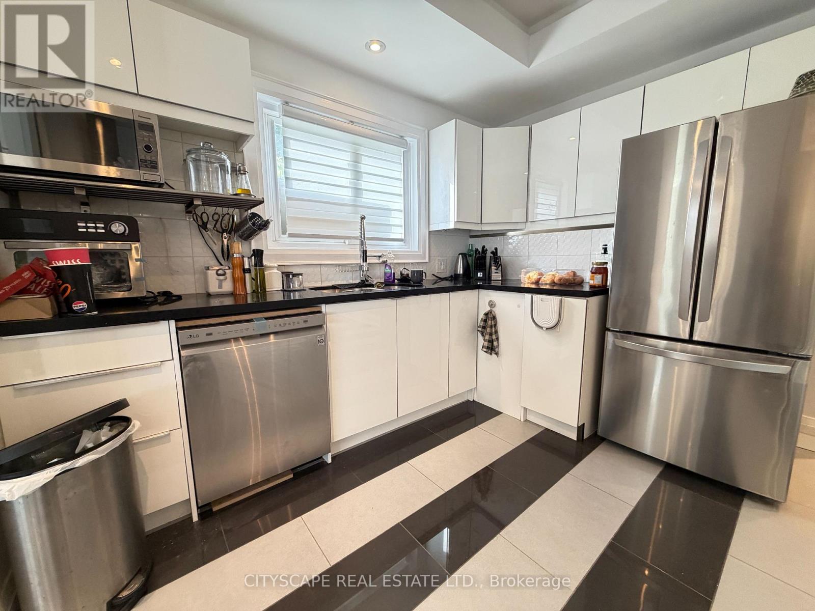 Upper - 135 Bonham Boulevard Property Photo 18