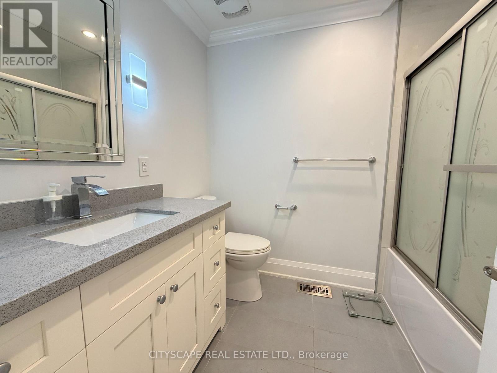 Upper - 135 Bonham Boulevard Property Photo 23