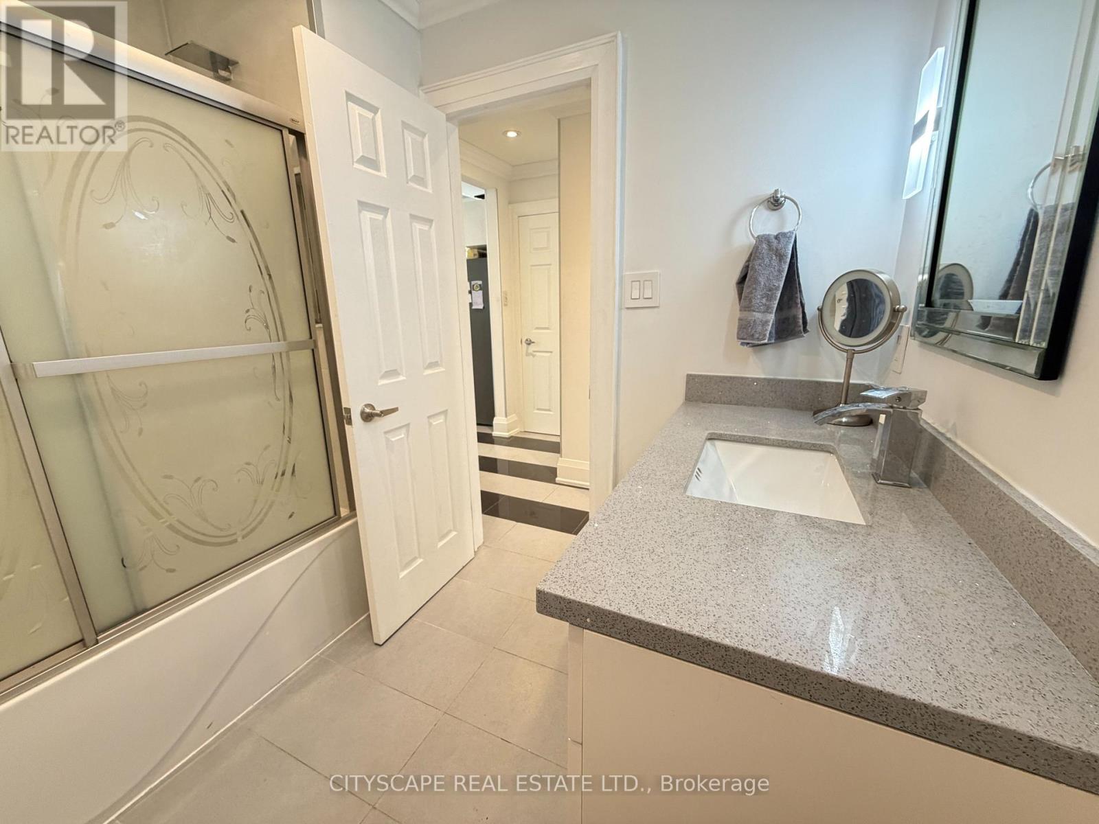 Upper - 135 Bonham Boulevard Property Photo 24