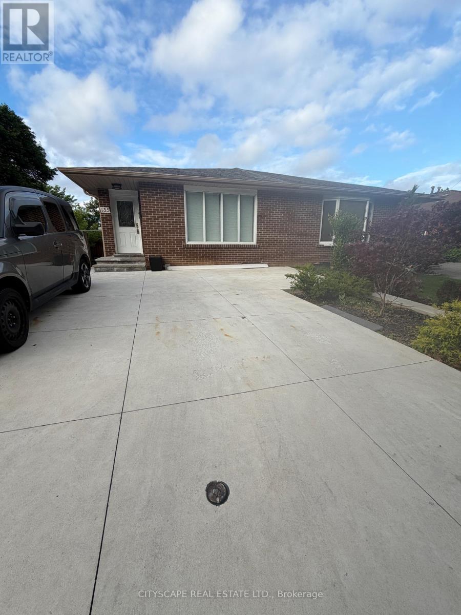 Upper - 135 Bonham Boulevard Property Photo 43