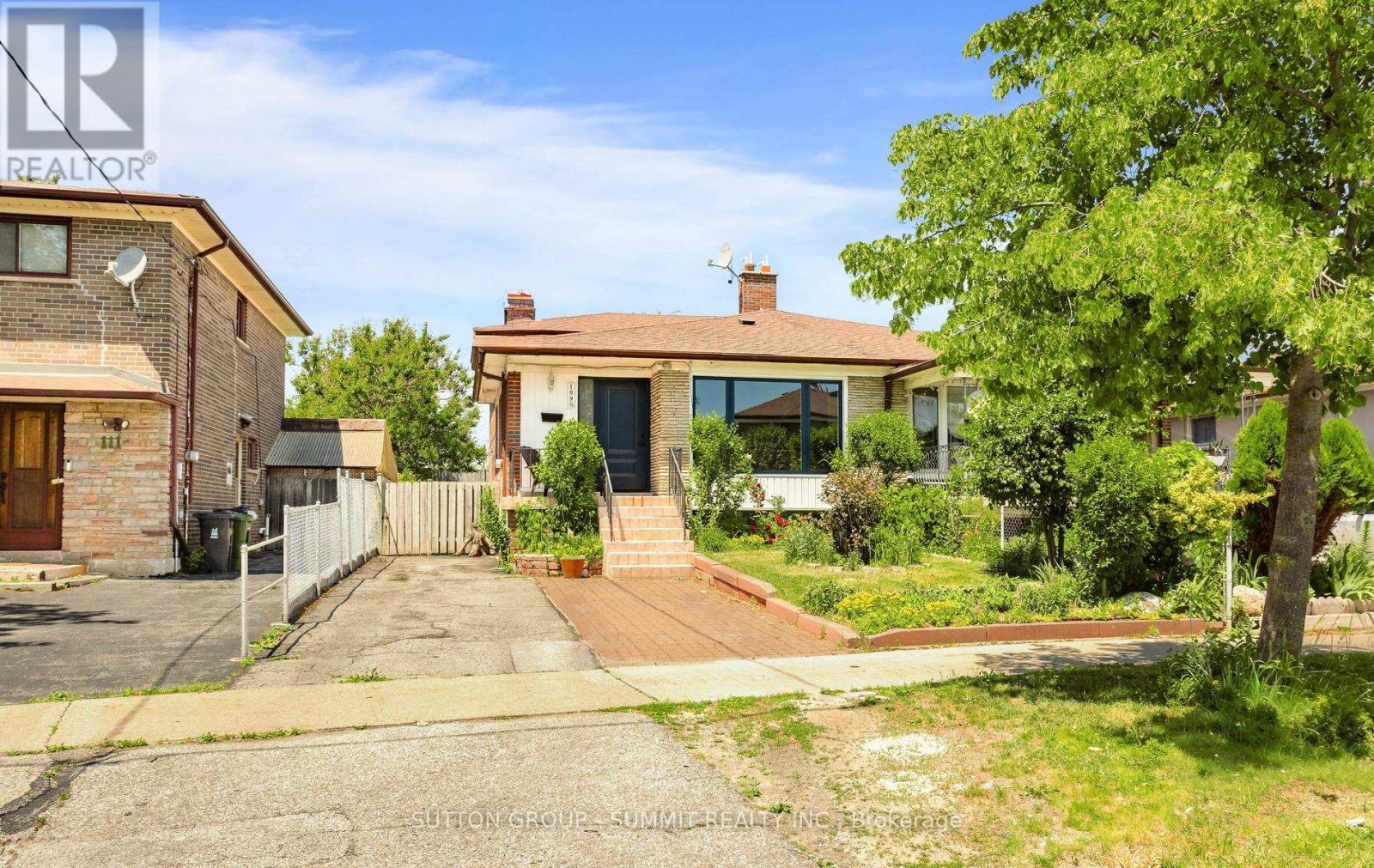 109 Elnathan Crescent Property Photo 2