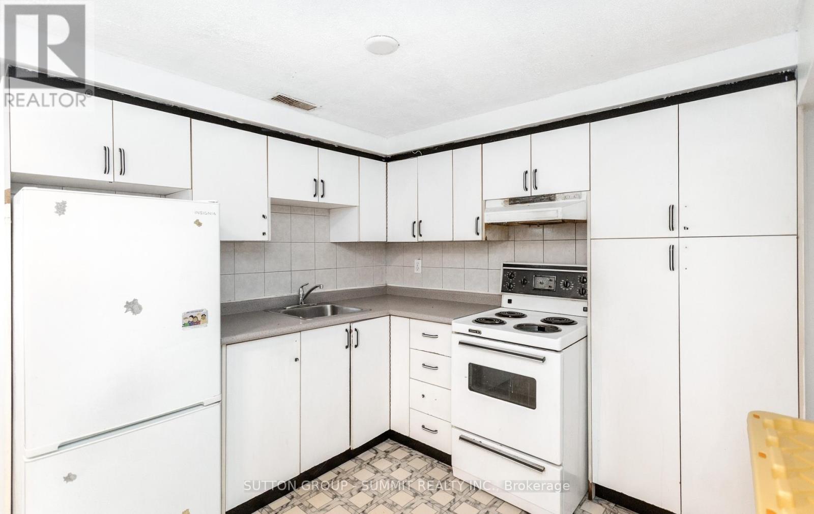 109 Elnathan Crescent Property Photo 44