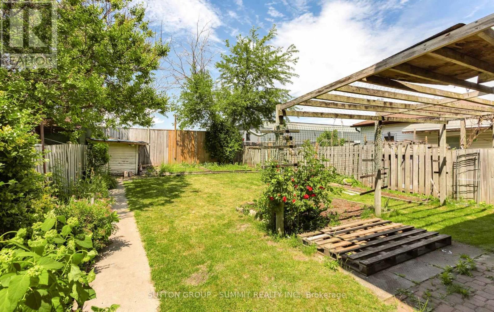 109 Elnathan Crescent Property Photo 47