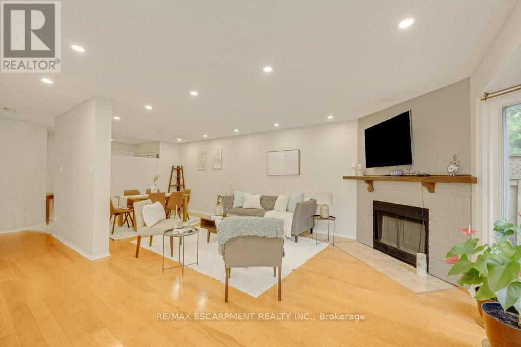 2597 Addingham Crescent Property Photo 3