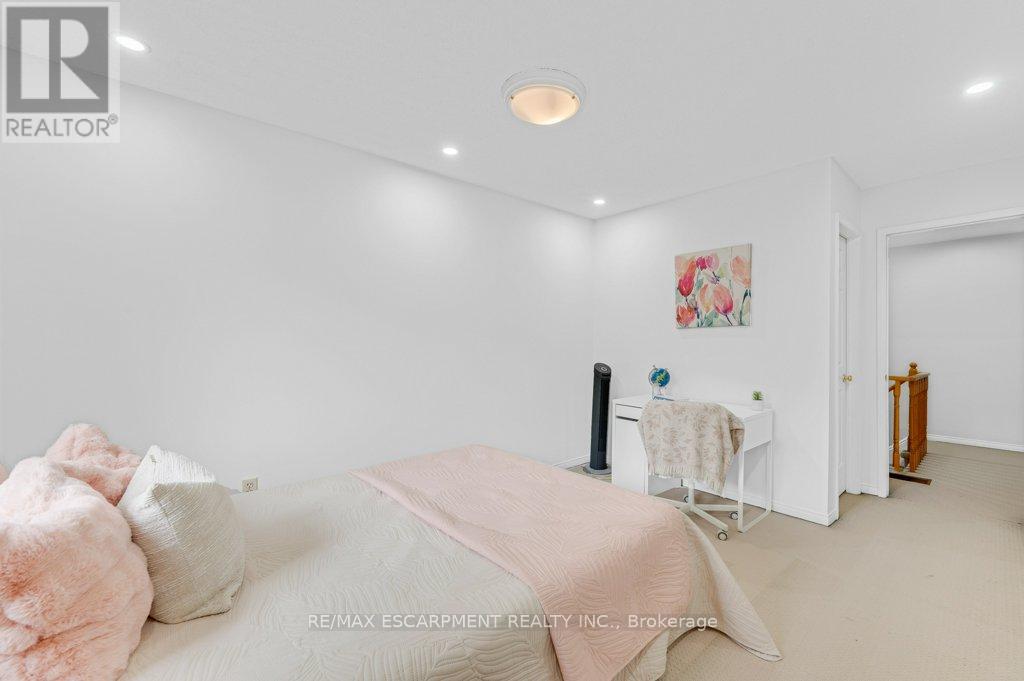 2597 Addingham Crescent Property Photo 17