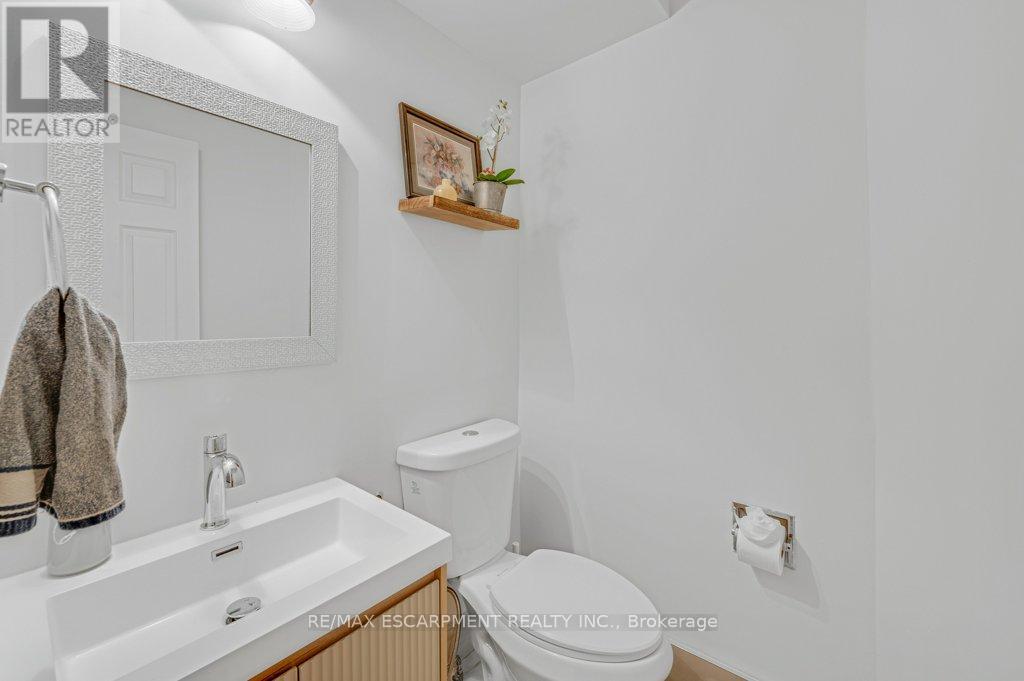 2597 Addingham Crescent Property Photo 22