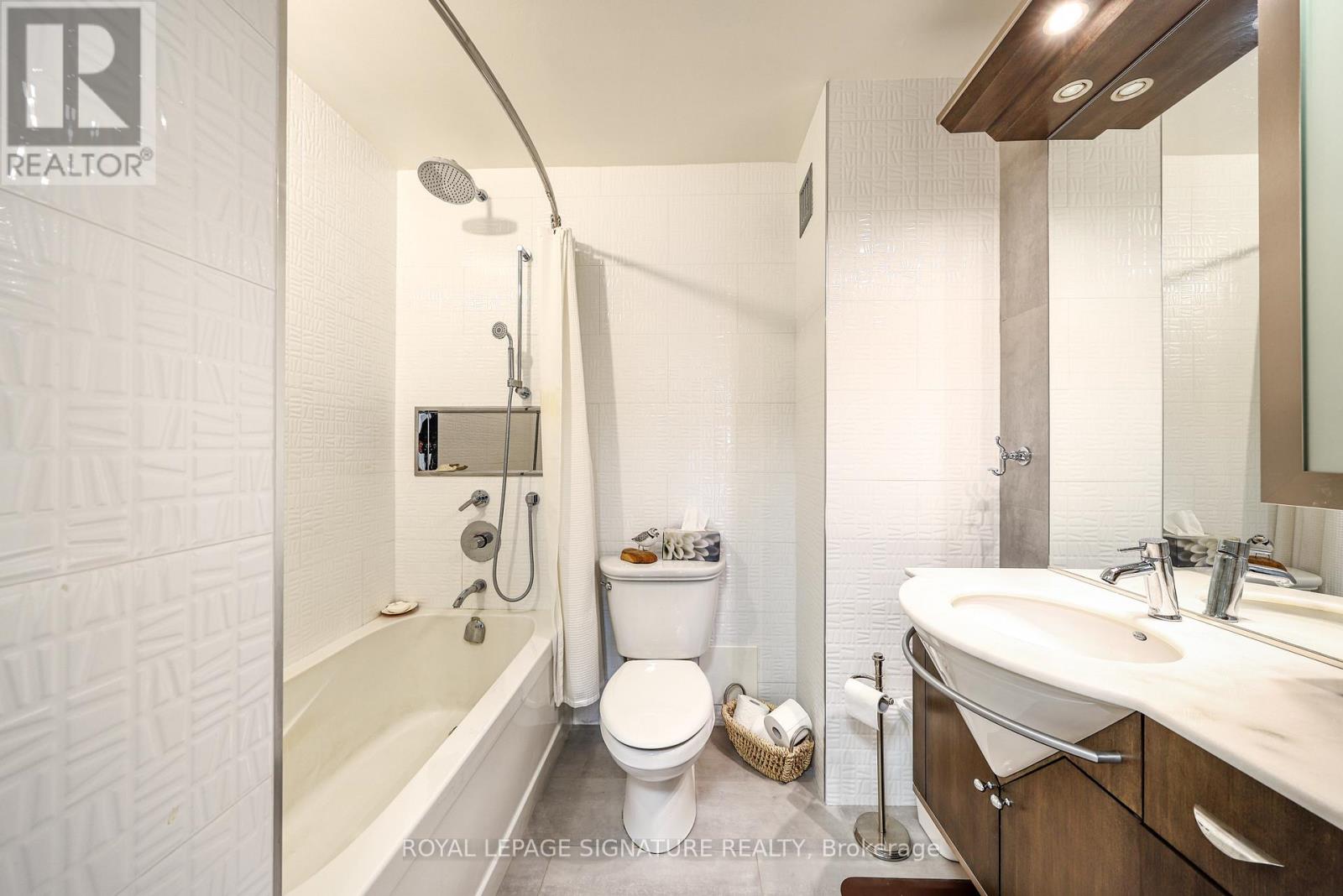 907 - 1300 Bloor Street Property Photo 5
