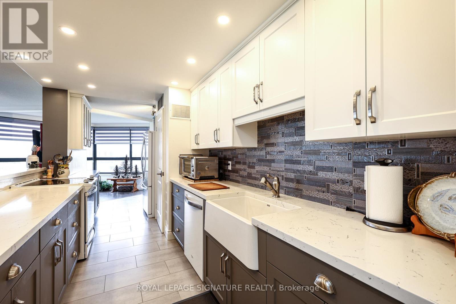 907 - 1300 Bloor Street Property Photo 9