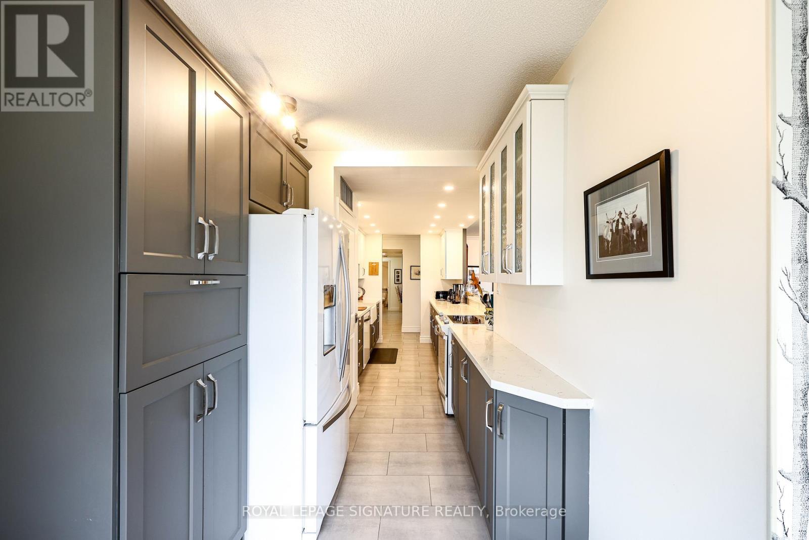 907 - 1300 Bloor Street Property Photo 11