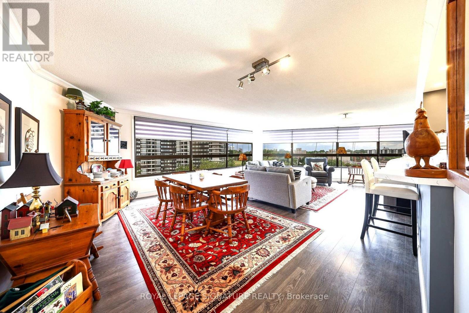 907 - 1300 Bloor Street Property Photo 15