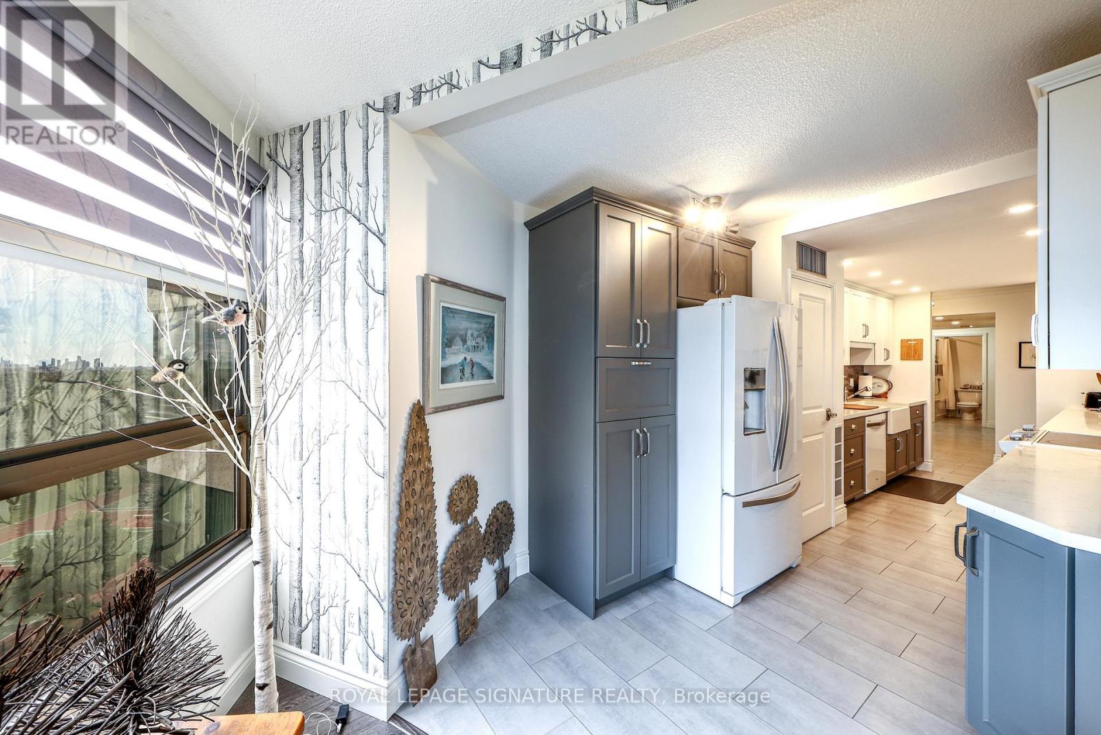 907 - 1300 Bloor Street Property Photo 27