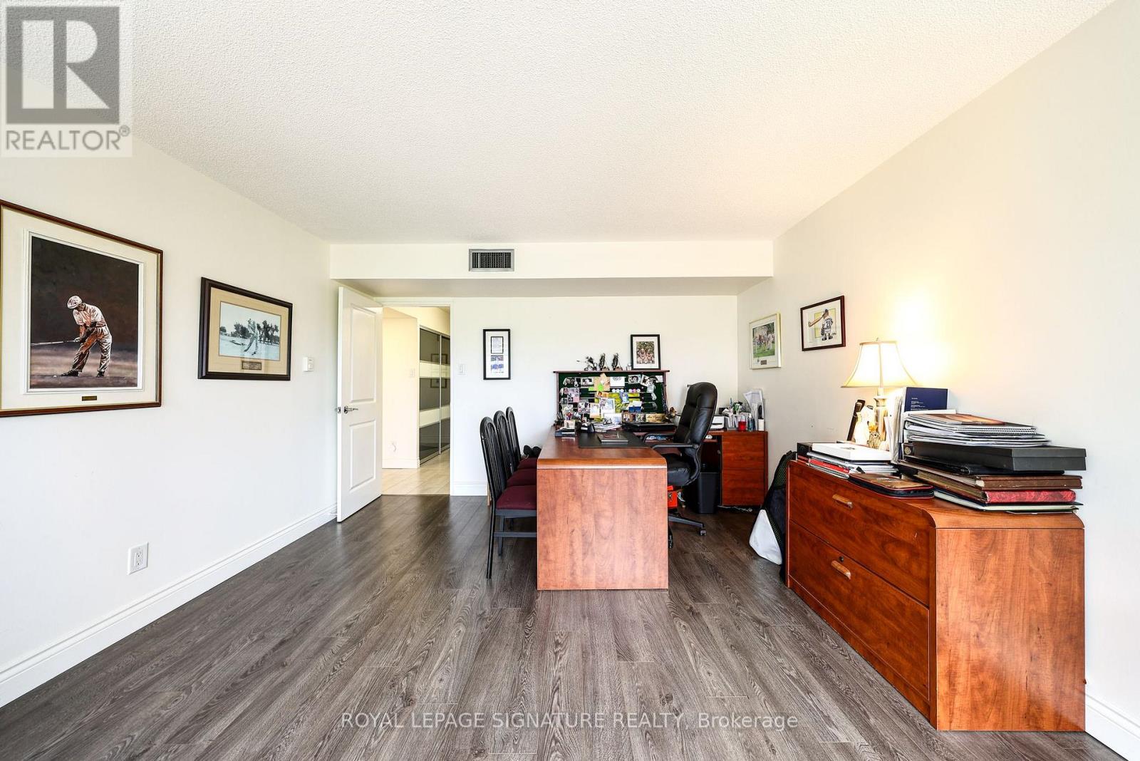 907 - 1300 Bloor Street Property Photo 29