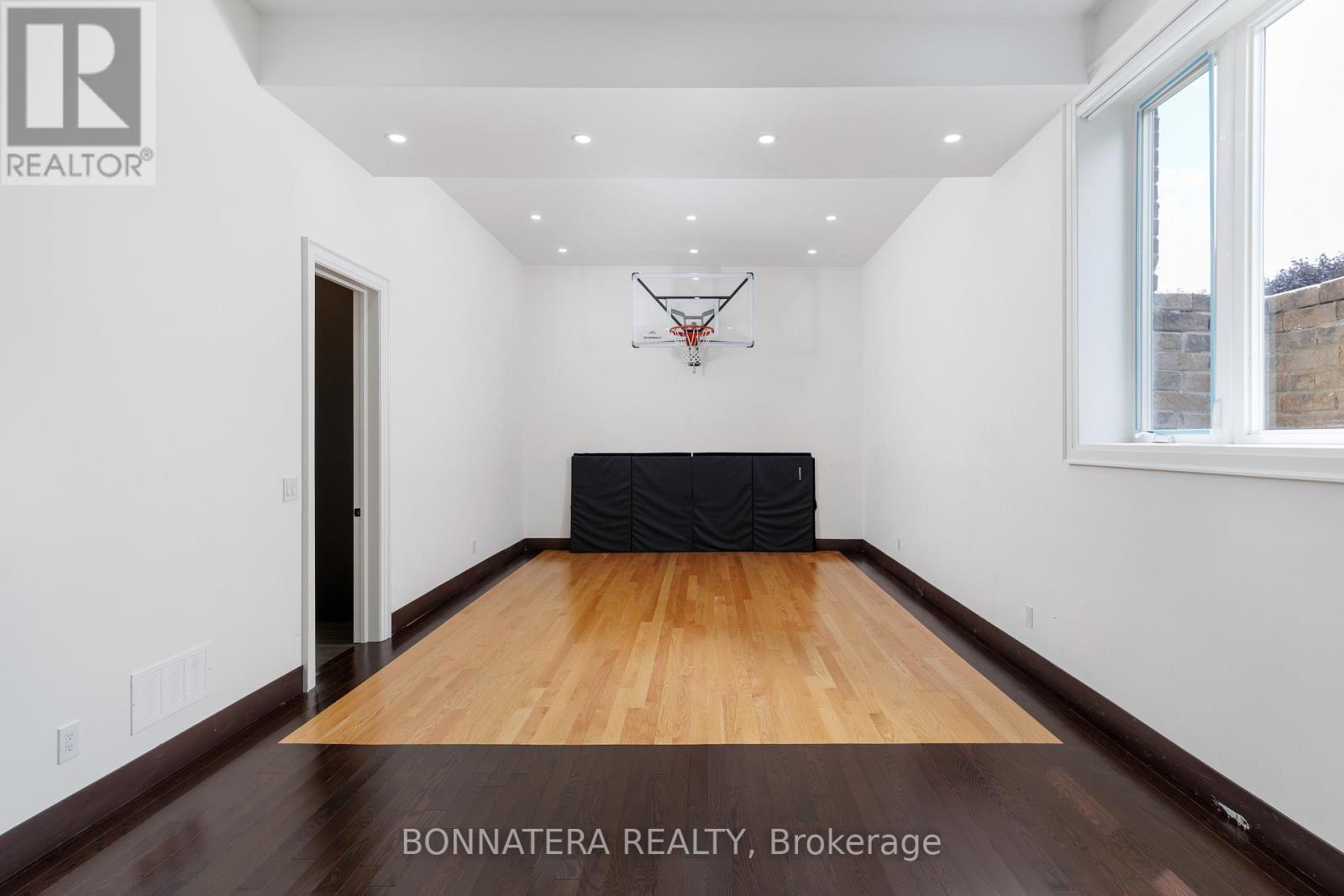 1042 Bridge Road Property Photo 46