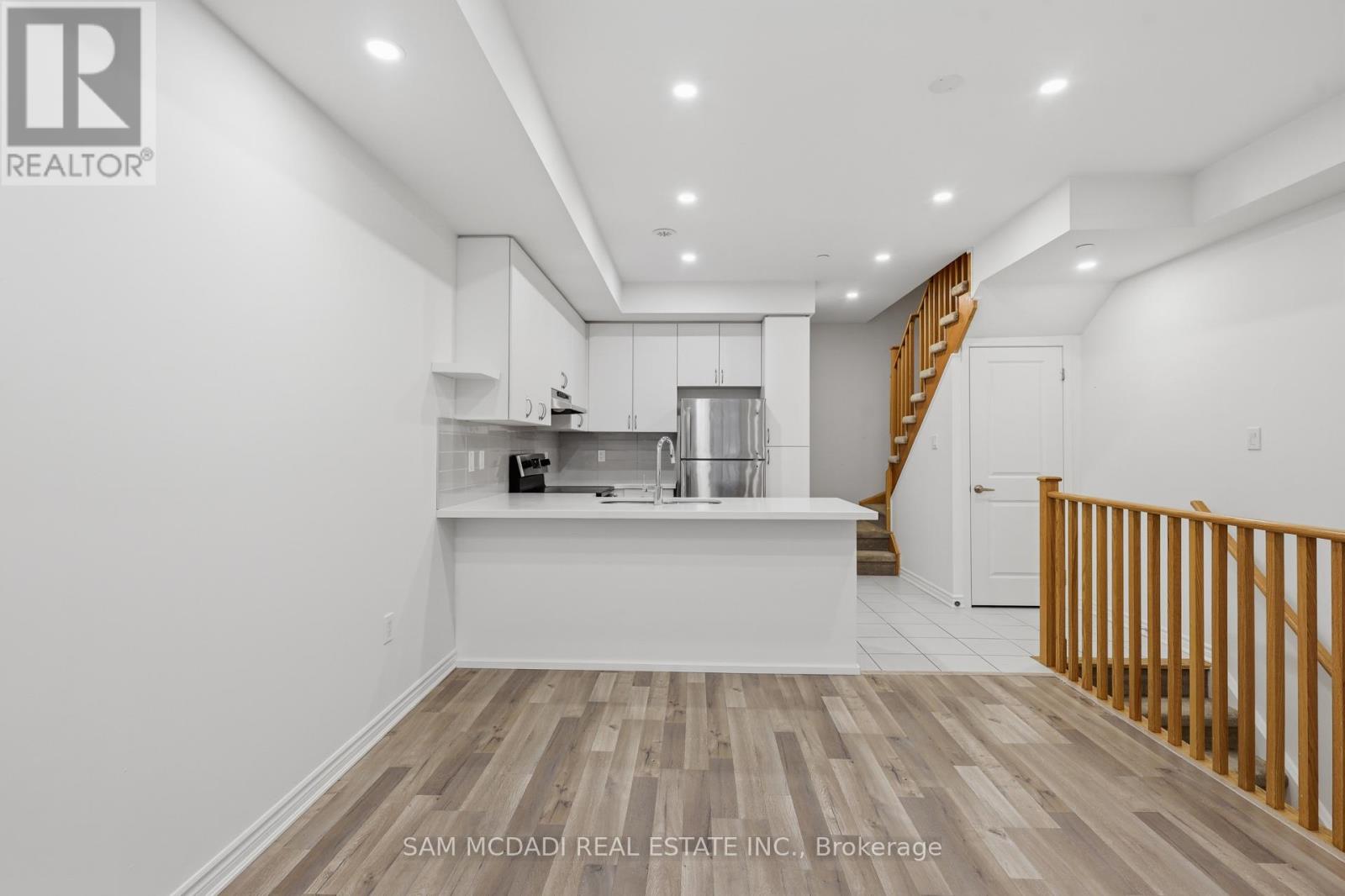 6 - 2285 Mcnab Lane Property Photo 4