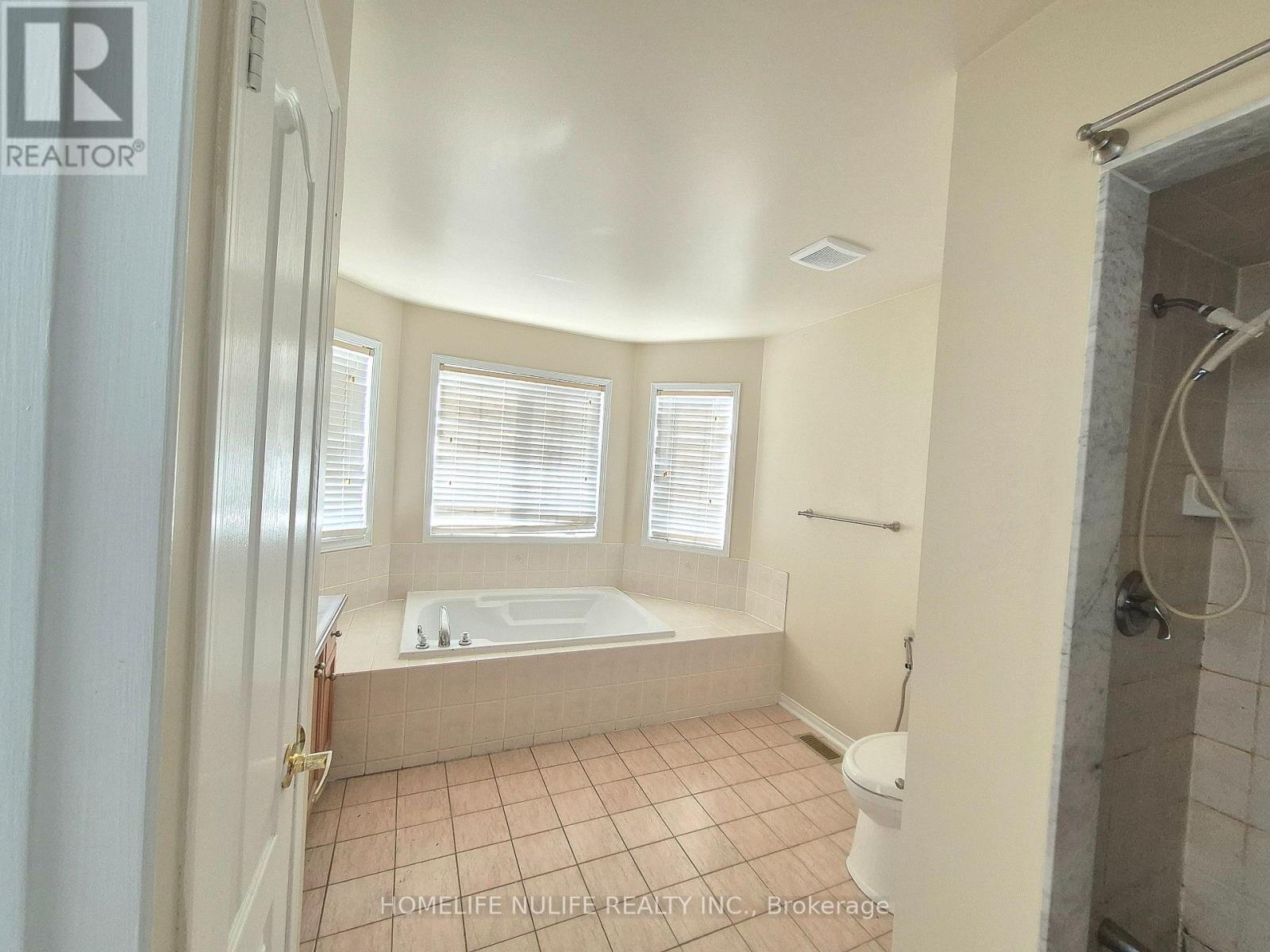 3866 Thomas Street Property Photo 4