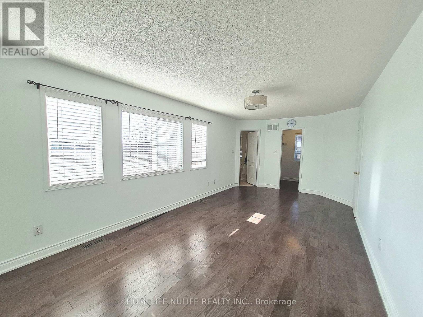 3866 Thomas Street Property Photo 5