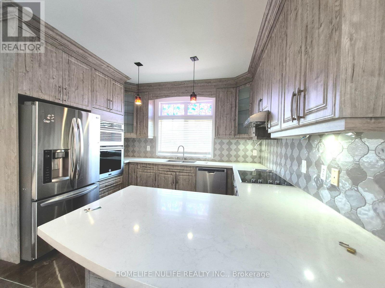 3866 Thomas Street Property Photo 10