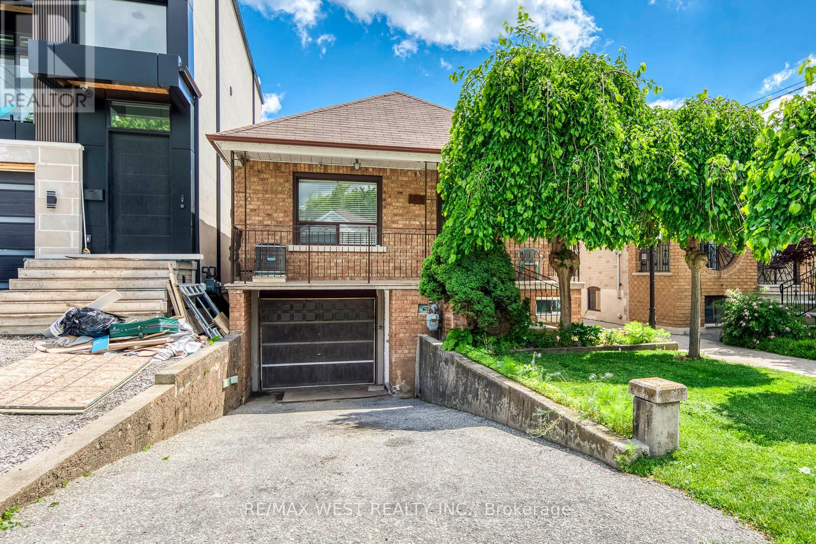 49 MONTCALM AVENUE